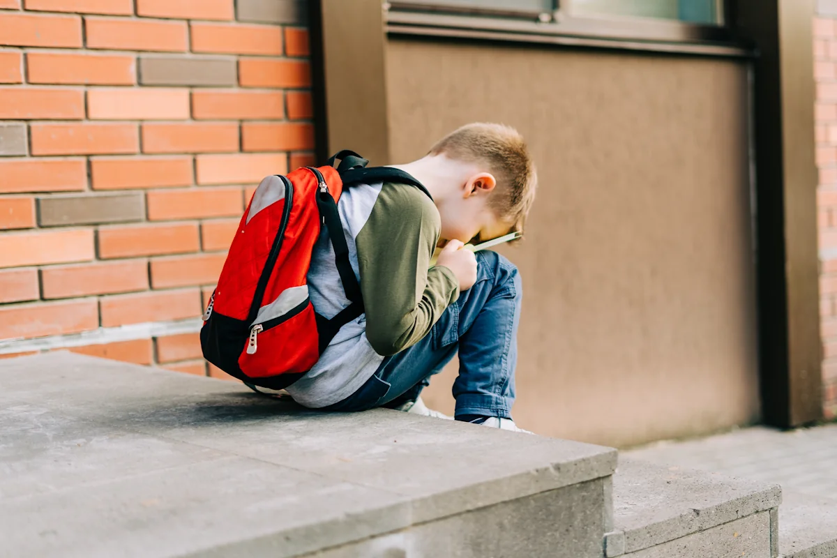 enfant qui pleure après l'école